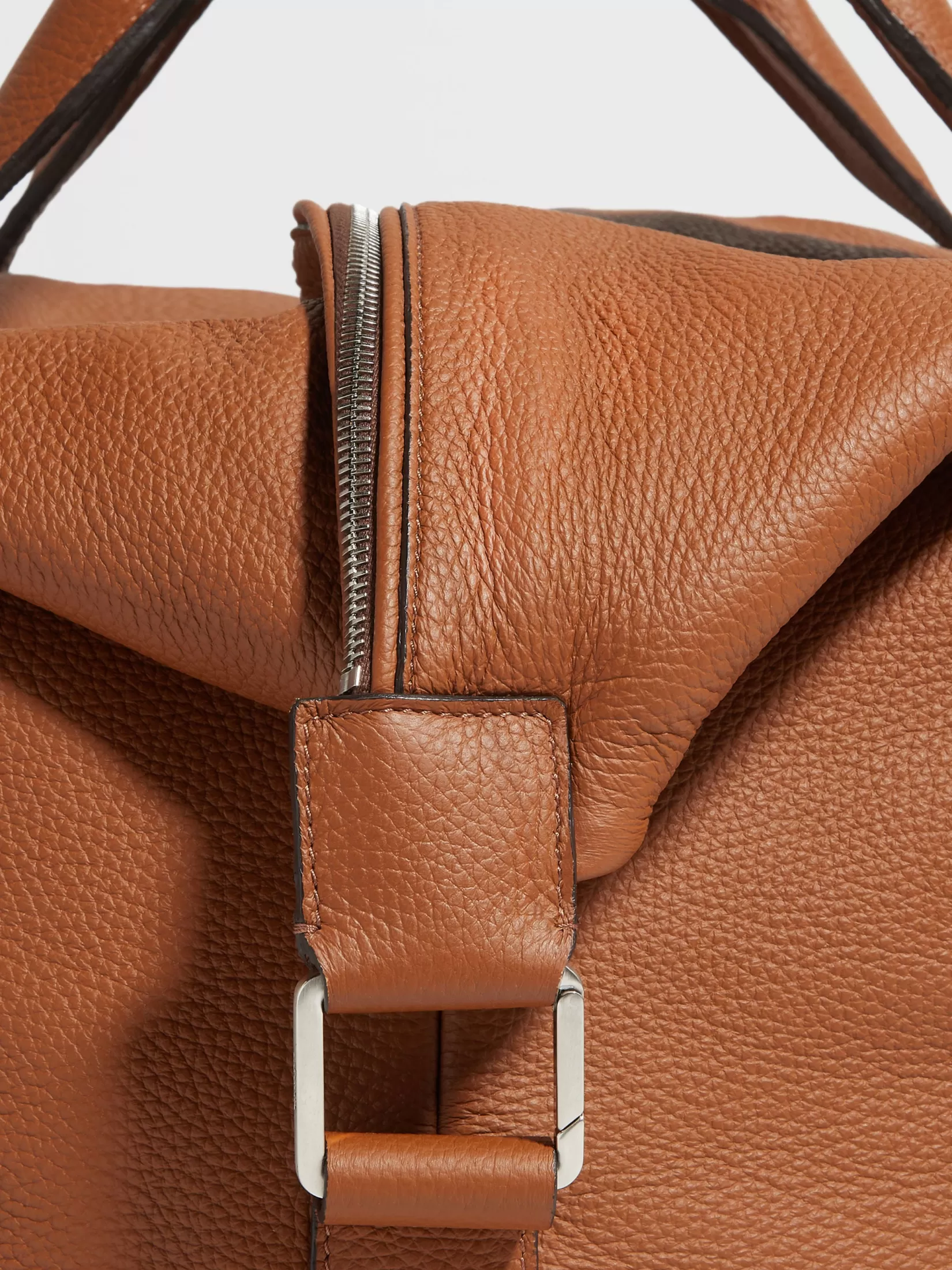 Outlet Borsa da Viaggio Raglan in Pelle di Cervo Essentials Resort | In Viaggio Con Stile