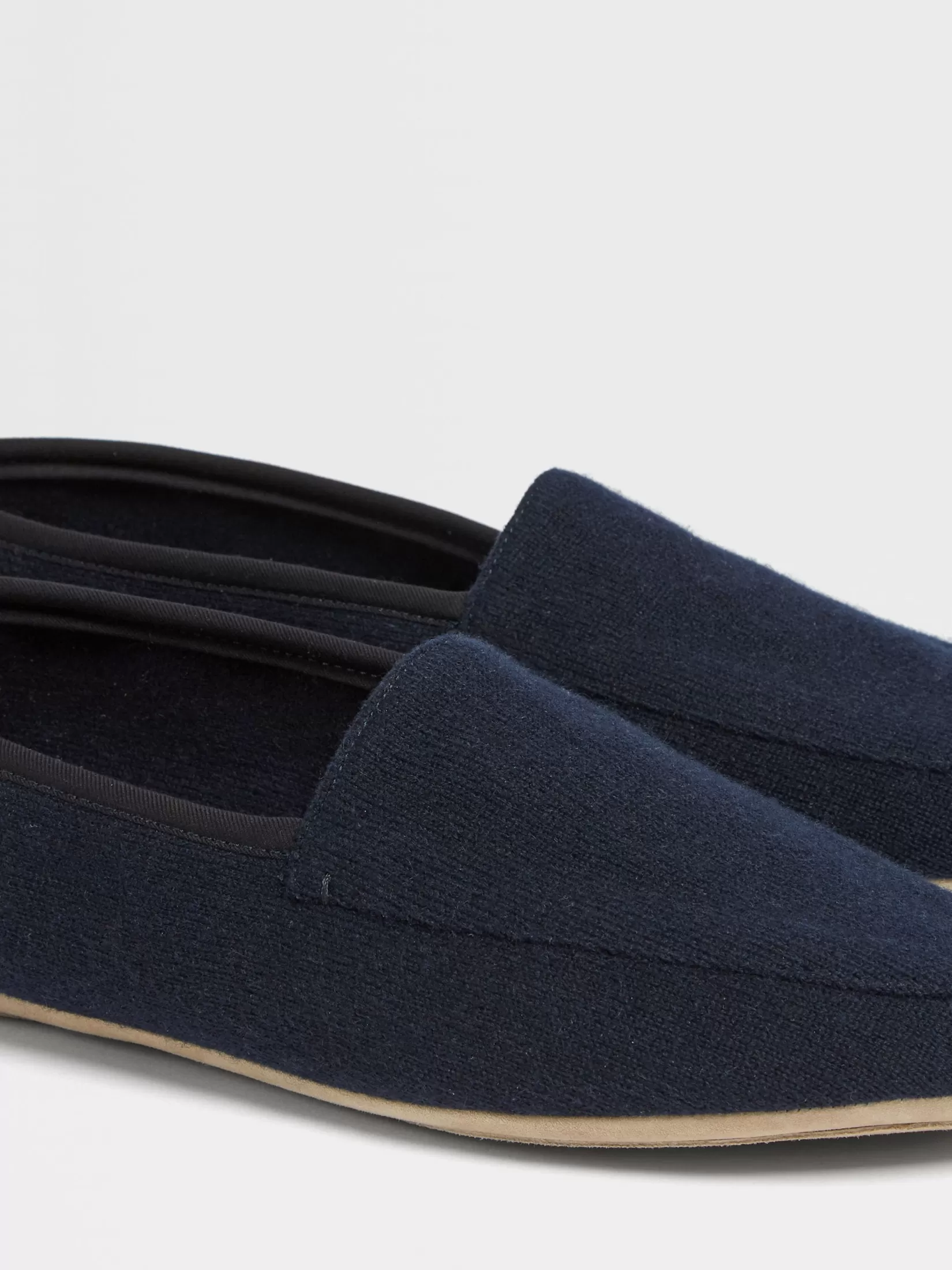 Store Ciabatte in Cashmere Blu Navy Piccoli Doni | Accessori Luxury Per La Casa E Lifestyle