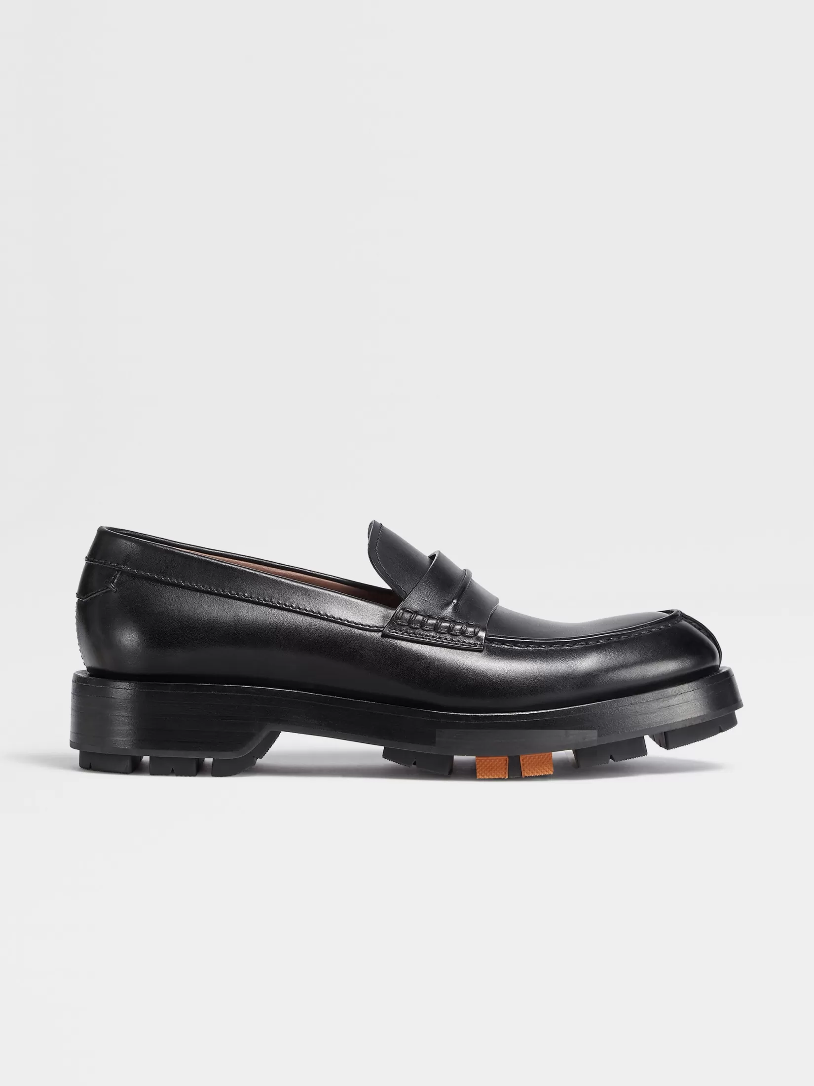 Discount Mocassini Udine in Pelle Lucidata a Mano Nera Mocassini