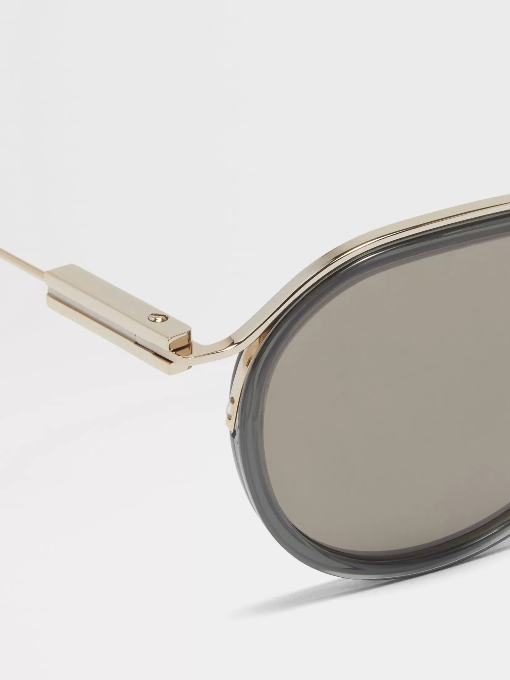 Shop Occhiali da Sole in Acetato e Metallo Verde Trasparente e Oro Chiaro Occhiali Da Sole