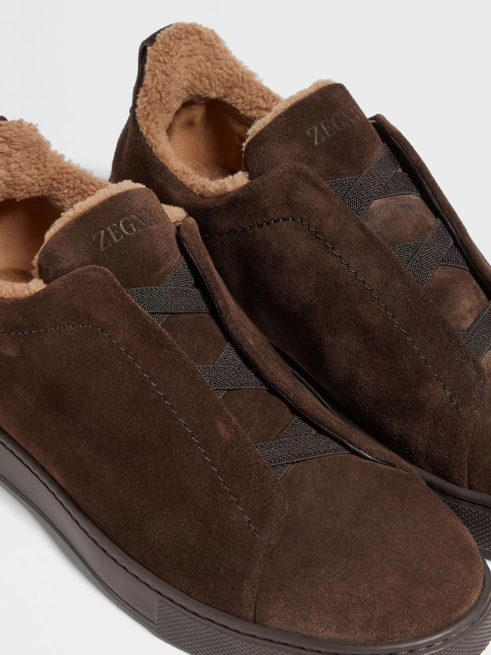 Discount Sneaker Triple Stitch™ in Suede Sneakers
